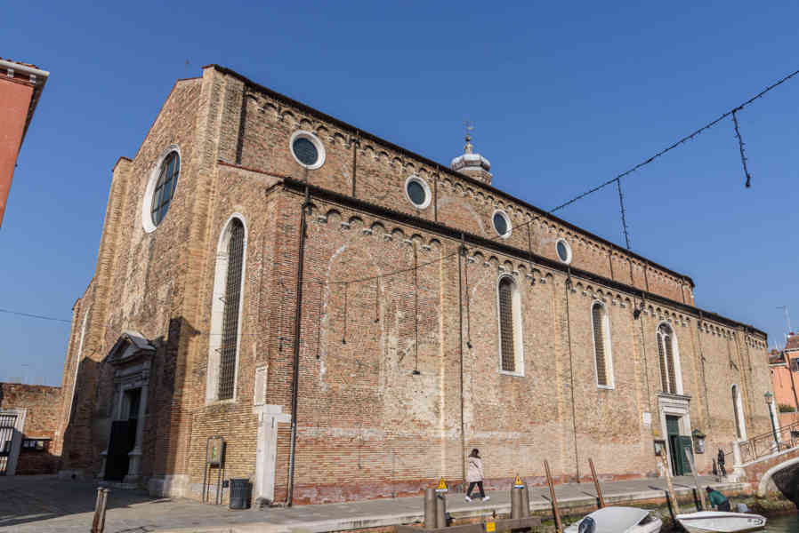 Italia - Venecia 305 - isla de Murano - iglesia arciprestal de San Pedro Mártir.jpg